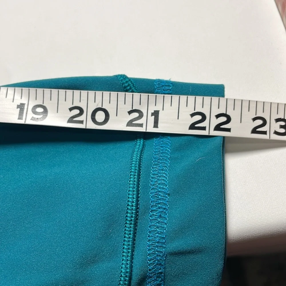 Lululemon In Movement leggings Everlux Bermuda Teal Women's Size 4